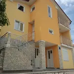 Gubo Apartment